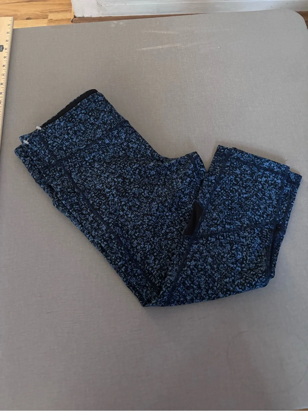 lululemon athletica Black and Slate Blue Workout Leggings
